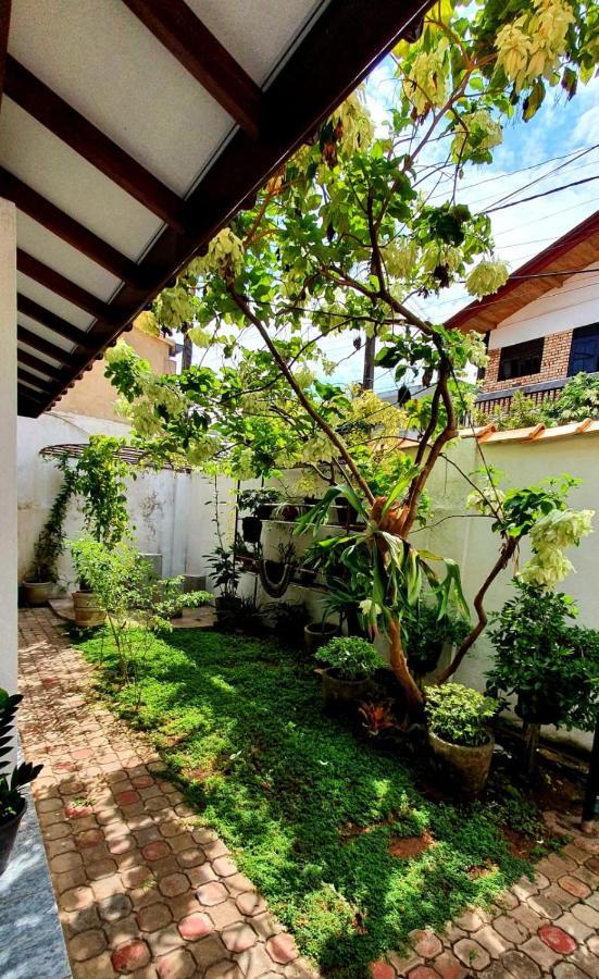 Guesthouse Kind And Love Hikkaduwa Luaran gambar